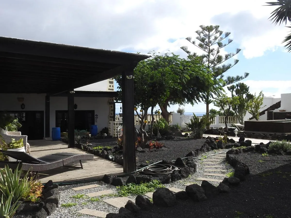 Habitaciones Dona Cris Puerto del Carmen  Guest house