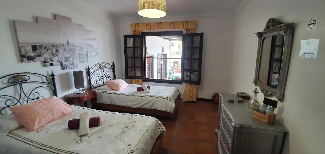 Habitaciones Dona Cris Puerto del Carmen  Guest house
