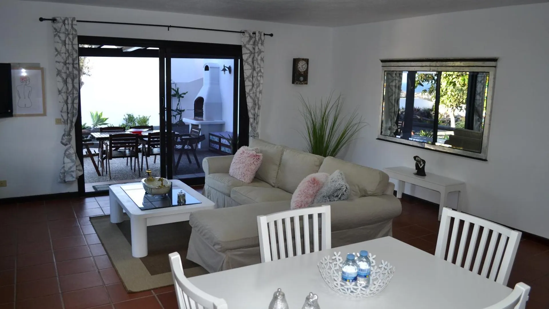 Habitaciones Dona Cris Puerto del Carmen  Guest house Puerto del Carmen (Lanzarote)